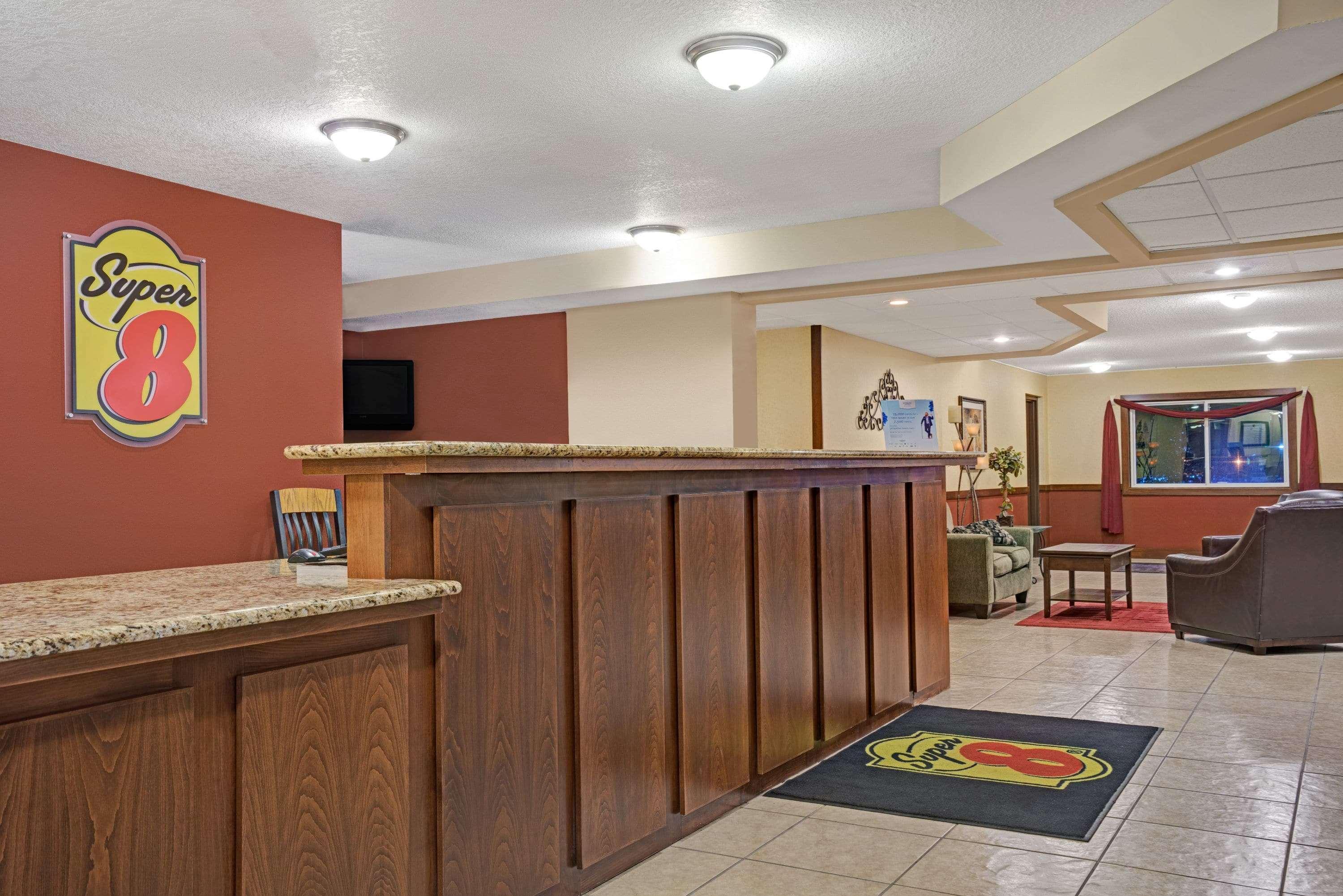 Super 8 By Wyndham Monticello Hotel Exterior foto